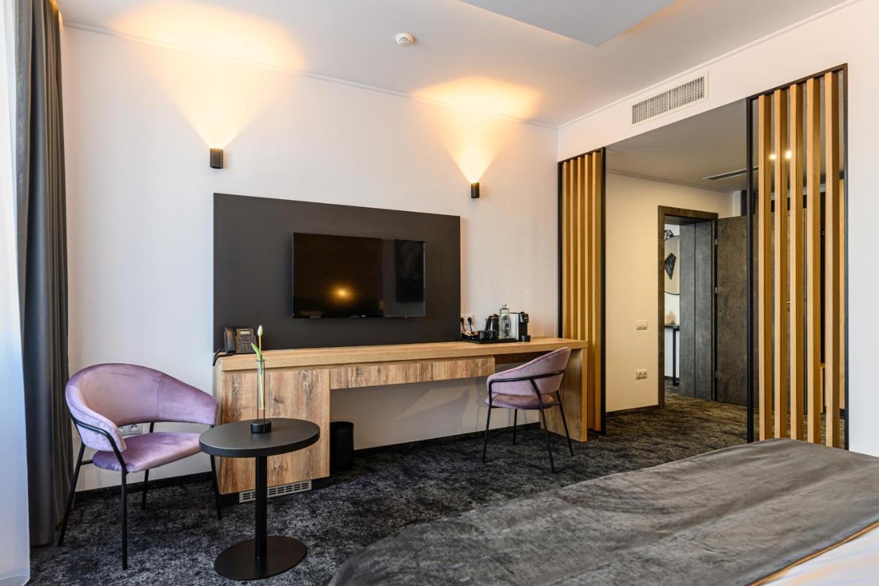 B The Hotel Sfântu-Gheorghe Eksteriør billede